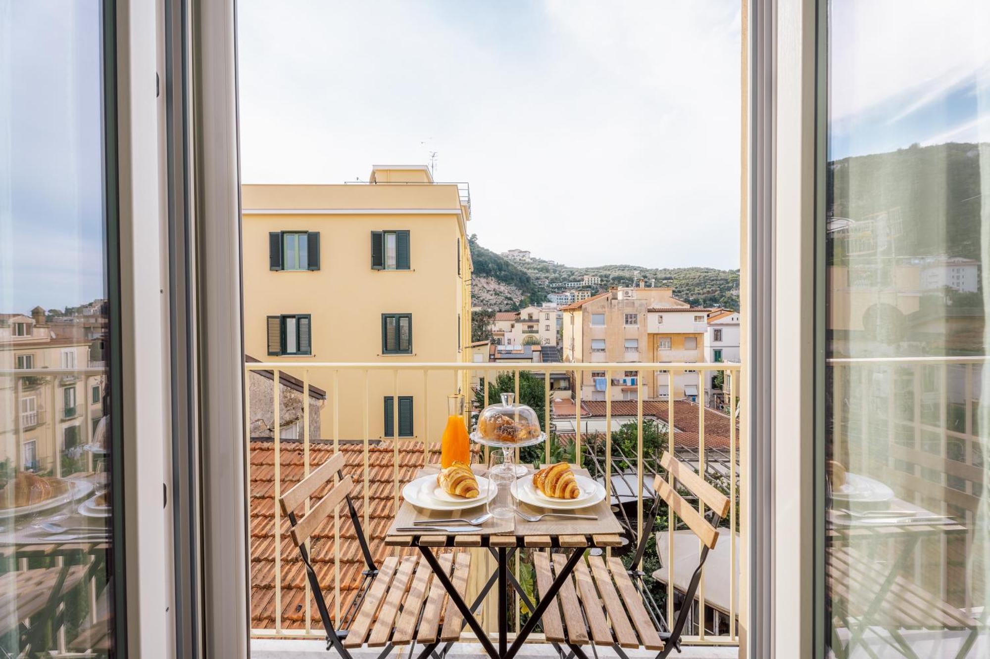 Casa E Arte Apartment Sorrento Bagian luar foto