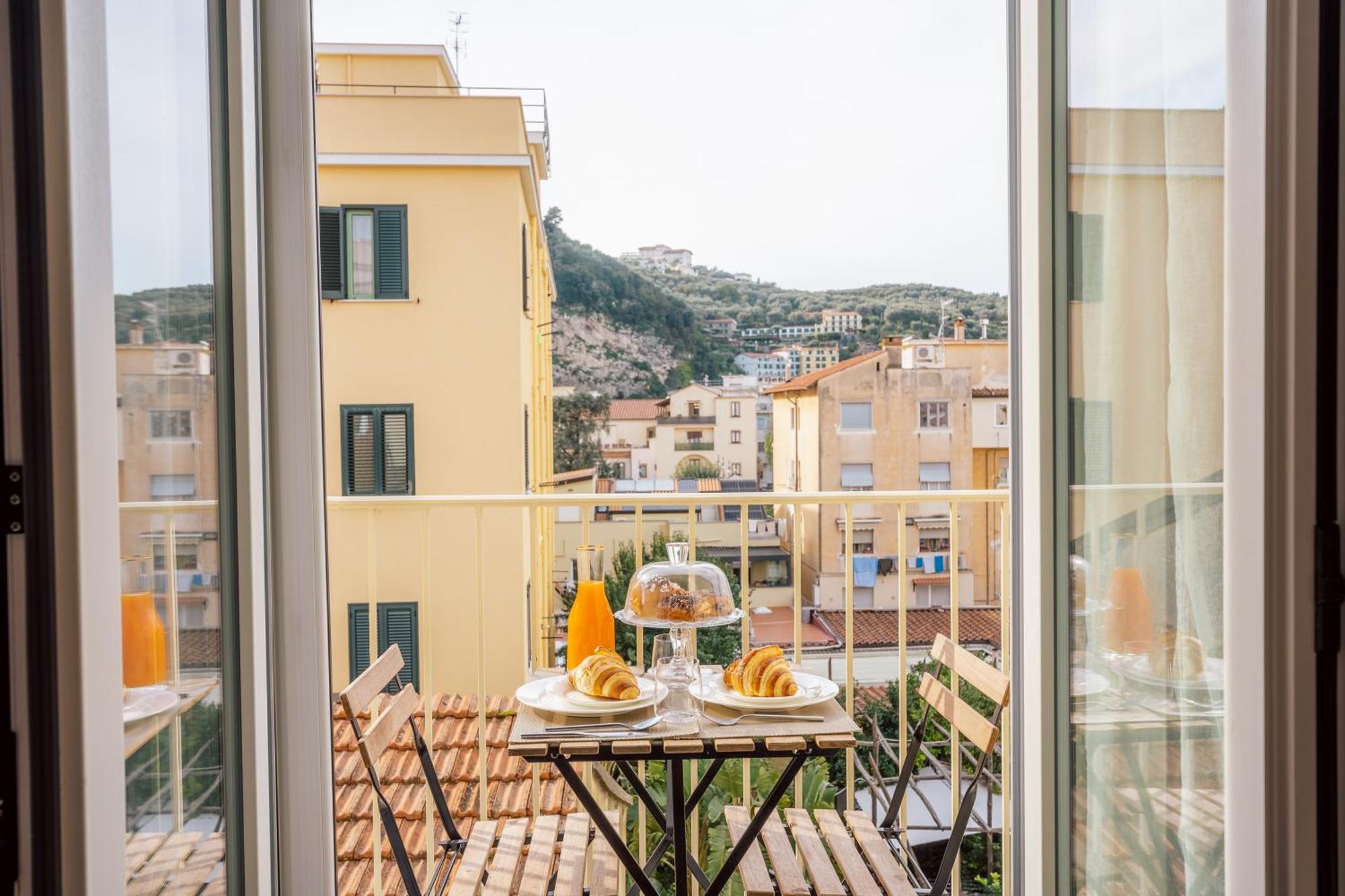 Casa E Arte Apartment Sorrento Bagian luar foto
