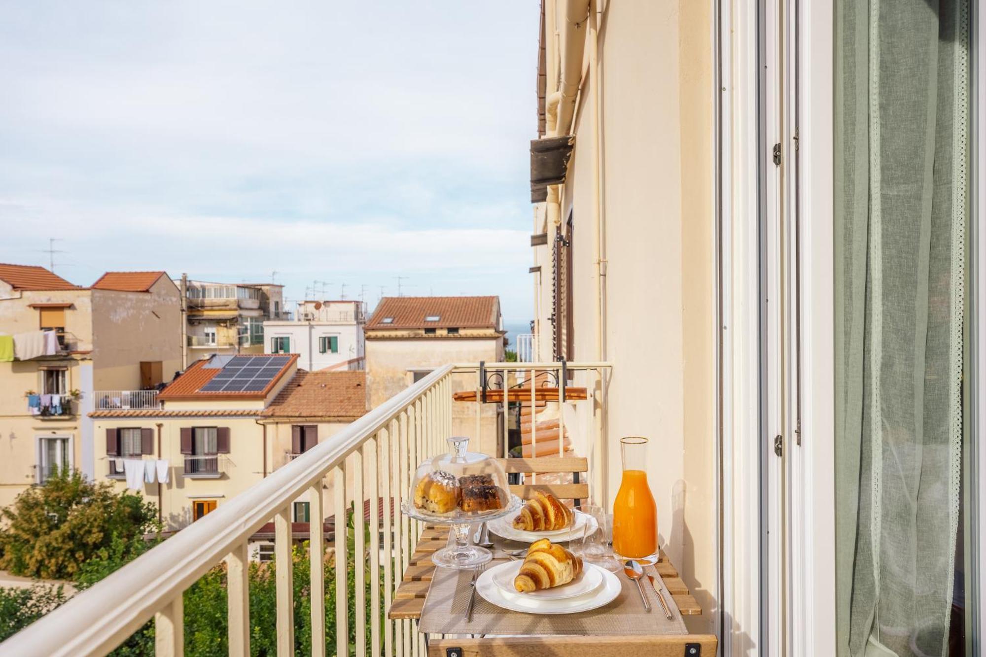 Casa E Arte Apartment Sorrento Bagian luar foto
