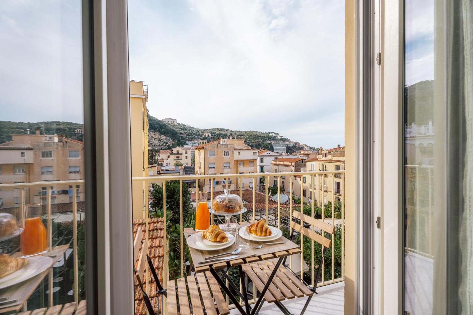 Casa E Arte Apartment Sorrento Bagian luar foto